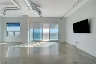 Photo #4: 2534012 Listing