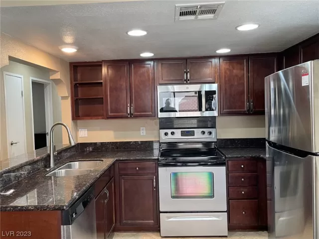 MLS: 2534017 Condo For Sale