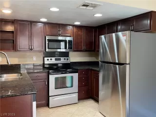 Photo #1: 2534017 Listing 