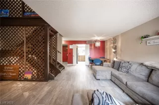 Photo #2: 2534044 Listing 