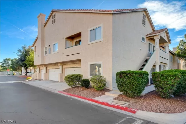 MLS: 2534052 Condo For Sale