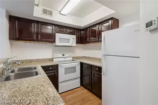 Photo #3: 2534055 Listing 