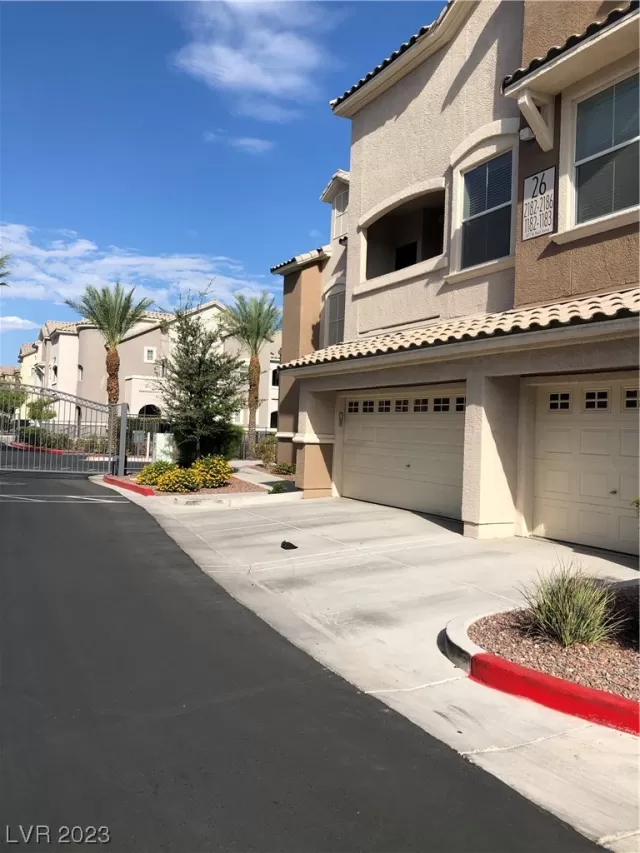 MLS: 2534061 Condo For Sale