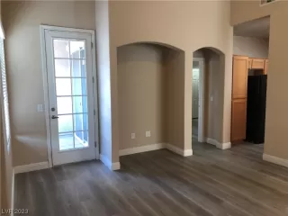 Photo #2: 2534061 Listing 