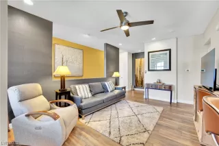 Photo #2: 2534067 Listing