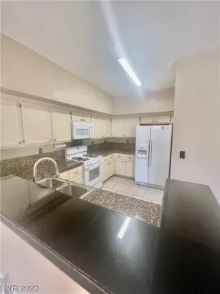 Photo #5: 2534075 Listing 