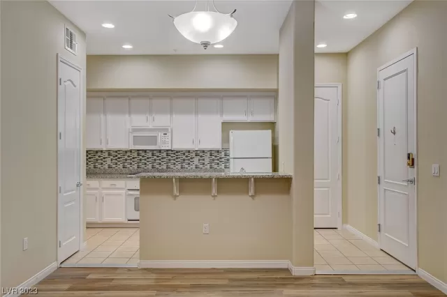 MLS: 2534084 Condo For Sale