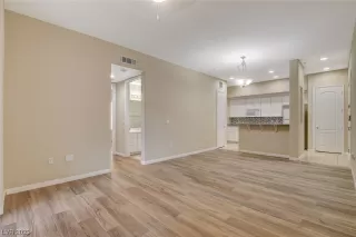 Photo #6: 2534084 Listing 