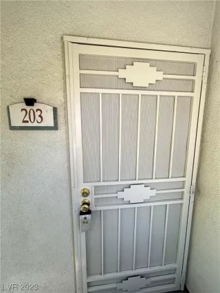 Photo #3: 2534092 Listing