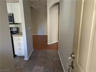 Photo #4: 2534092 Listing