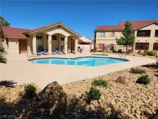 Photo #1: 2534117 Listing