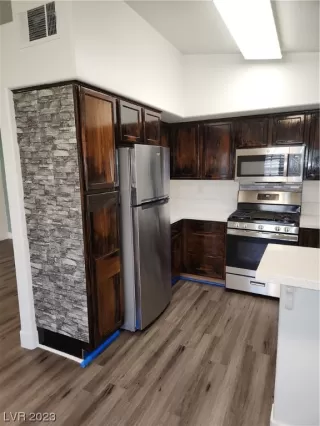 Photo #4: 2534117 Listing