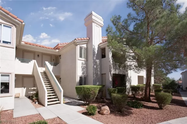 MLS: 2534153 Condo For Sale