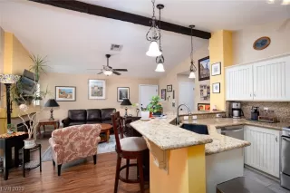 Photo #3: 2534153 Listing