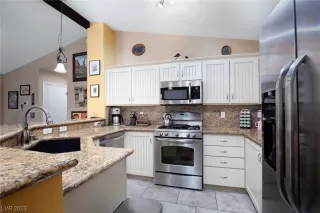 Photo #5: 2534153 Listing