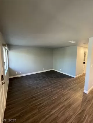 Photo #3: 2534212 Listing