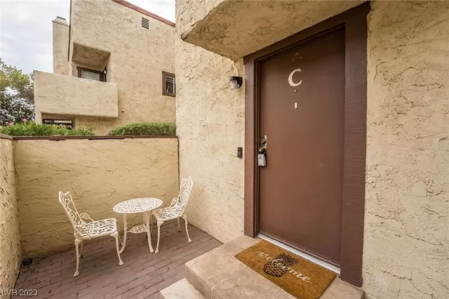 MLS: 2534315 Condo For Sale