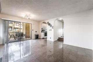 Photo #6: 2534315 Listing