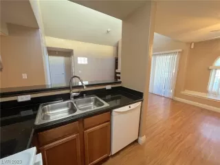 Photo #2: 2534353 Listing