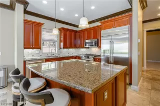 Photo #5: 2534482 Listing