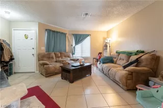 Photo #3: 2534483 Listing
