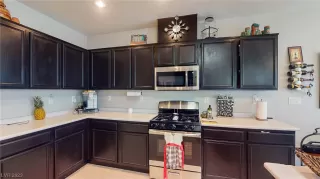 Photo #5: 2534507 Listing