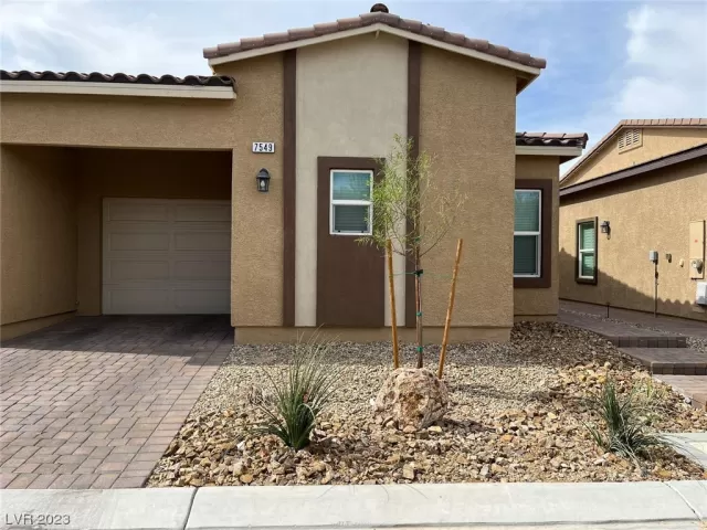 MLS: 2534510 Condo For Sale