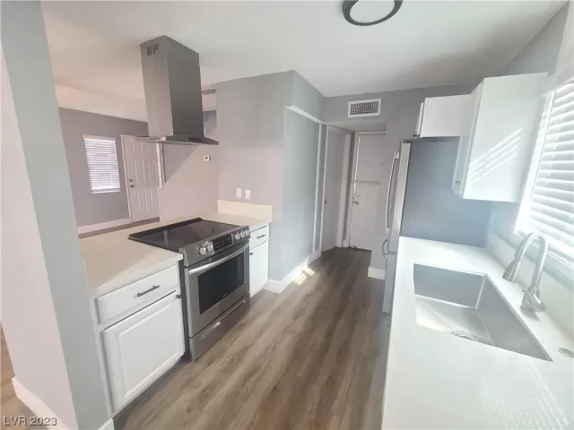 MLS: 2534512 Condo For Sale