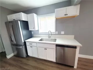 Photo #2: 2534512 Listing