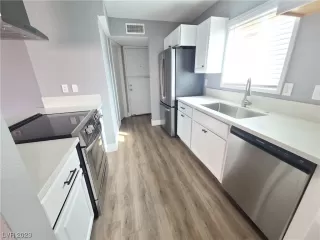 Photo #3: 2534512 Listing