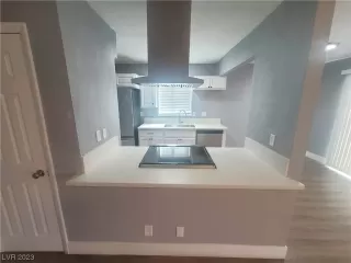 Photo #4: 2534512 Listing