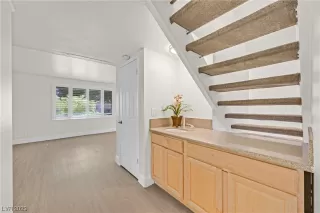 Photo #4: 2534535 Listing