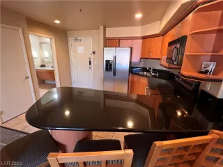 Photo #6: 2534537 Listing