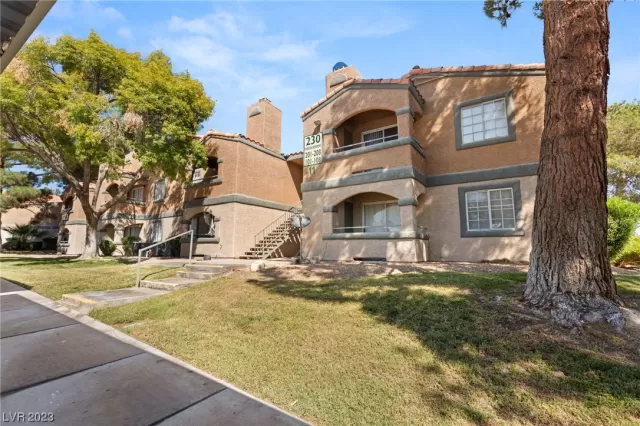 MLS: 2534549 Condo For Sale