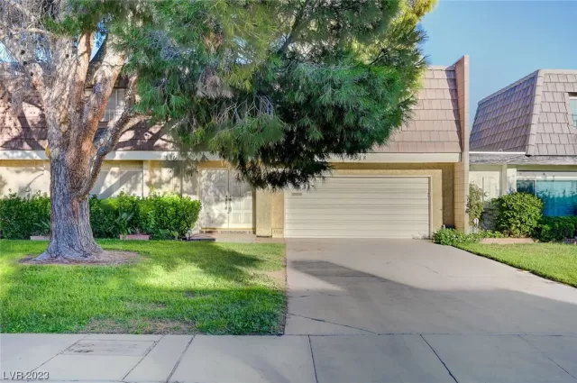 MLS: 2534681 Condo For Sale