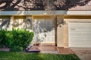 Photo #2: 2534681 Listing