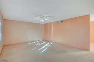 Photo #3: 2534681 Listing