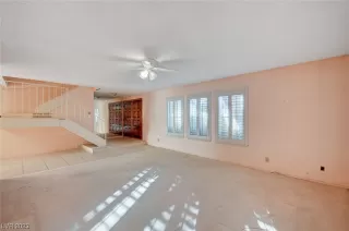 Photo #5: 2534681 Listing