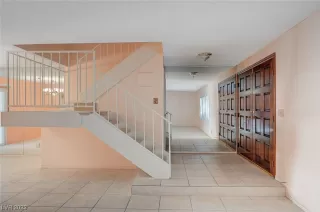 Photo #6: 2534681 Listing