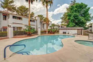 Photo #1: 2534698 Listing