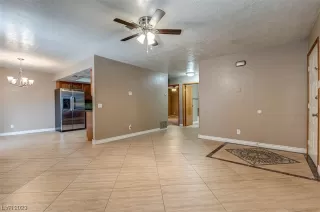 Photo #3: 2534698 Listing