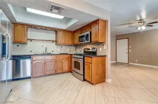 Photo #5: 2534698 Listing