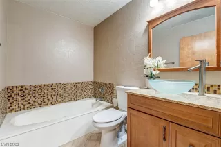 Photo #6: 2534698 Listing
