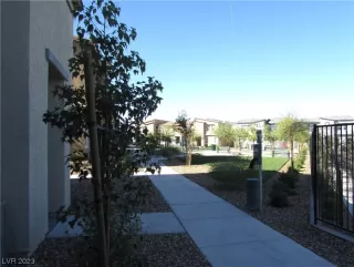 Photo #3: 2534718 Listing