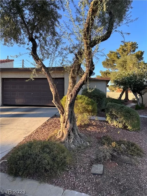 MLS: 2534726 Condo For Sale