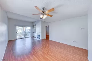 Photo #3: 2534734 Listing