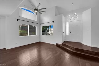 Photo #3: 2534775 Listing