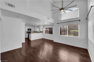 Photo #5: 2534775 Listing