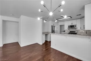 Photo #6: 2534775 Listing