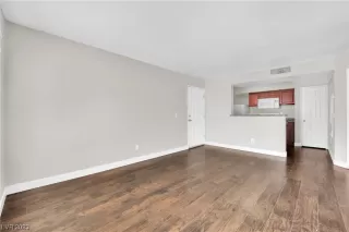 Photo #2: 2534788 Listing